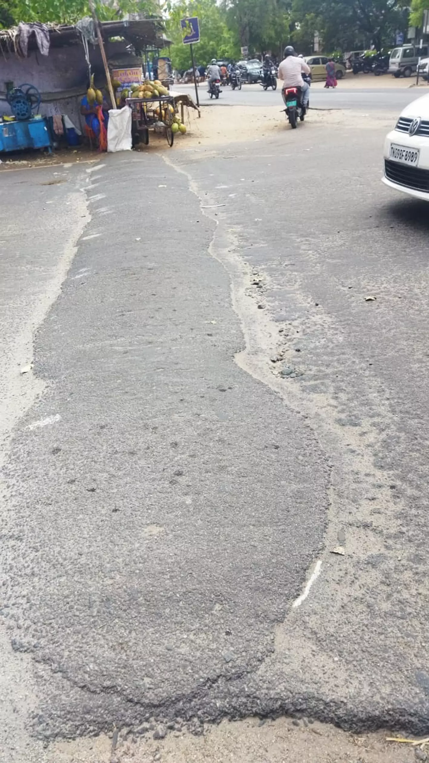 வேகத்தடைக்கு வர்ணம் பூசப்படுமா?