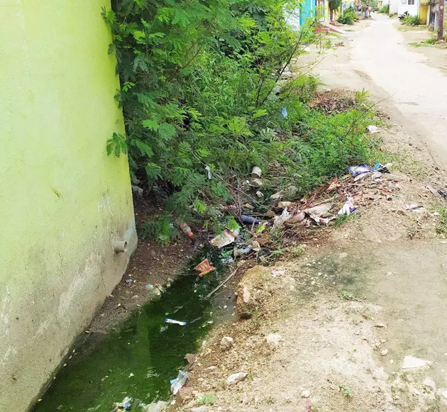 கழிவுநீர் கால்வாய் தூர்வாரப்படுமா? கழிவுநீர் கால்வாய் தூர்வாரப்படுமா?