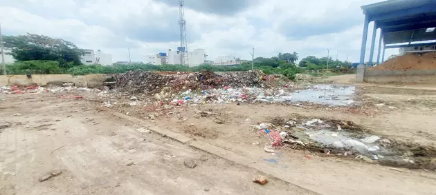 குப்பைகளை அகற்ற வேண்டும்