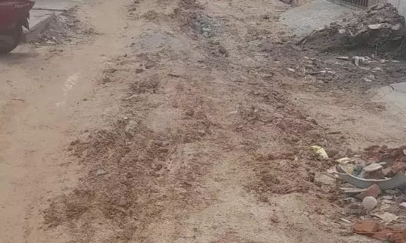 சாலை அமைக்க வேண்டும்