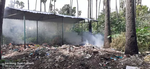 குப்பைக் கிடங்கை அகற்ற வேண்டும் குப்பைக் கிடங்கை அகற்ற வேண்டும்