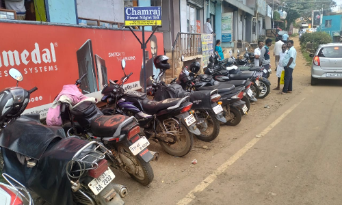 போக்குவரத்துக்கு இடையூறு போக்குவரத்துக்கு இடையூறு