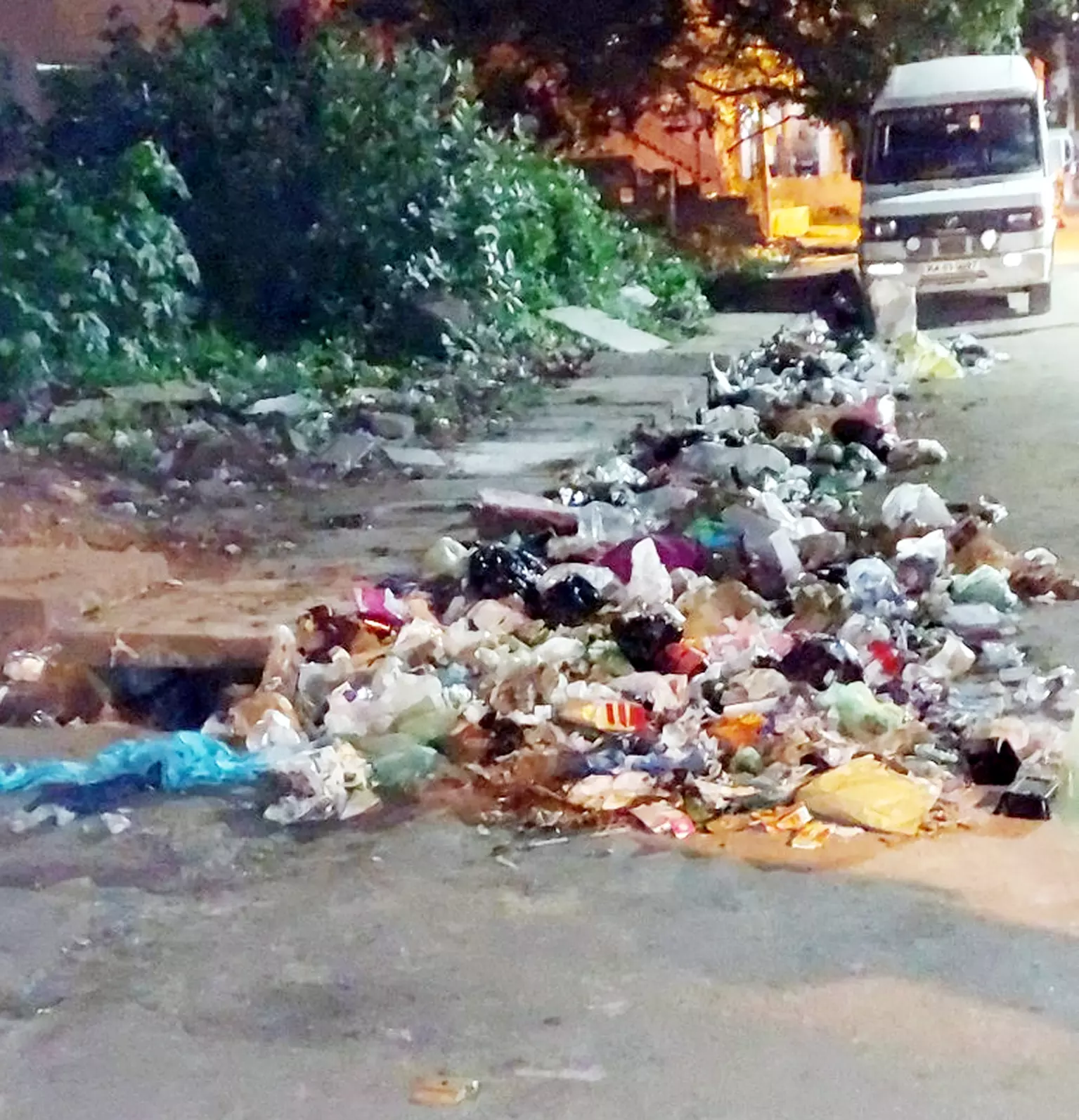 குவியும் குப்பை கழிவுகள்