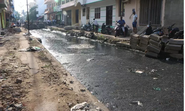 கழிவுநீர் தேக்கம் கழிவுநீர் தேக்கம்