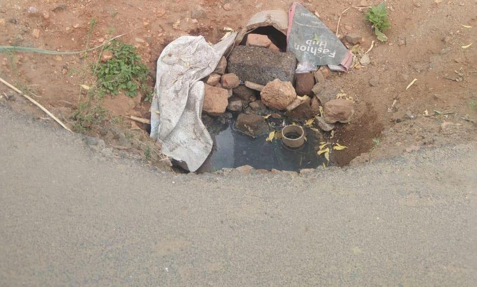 விபத்தில் சிக்கும் வாகன ஓட்டிகள் விபத்தில் சிக்கும் வாகன ஓட்டிகள்