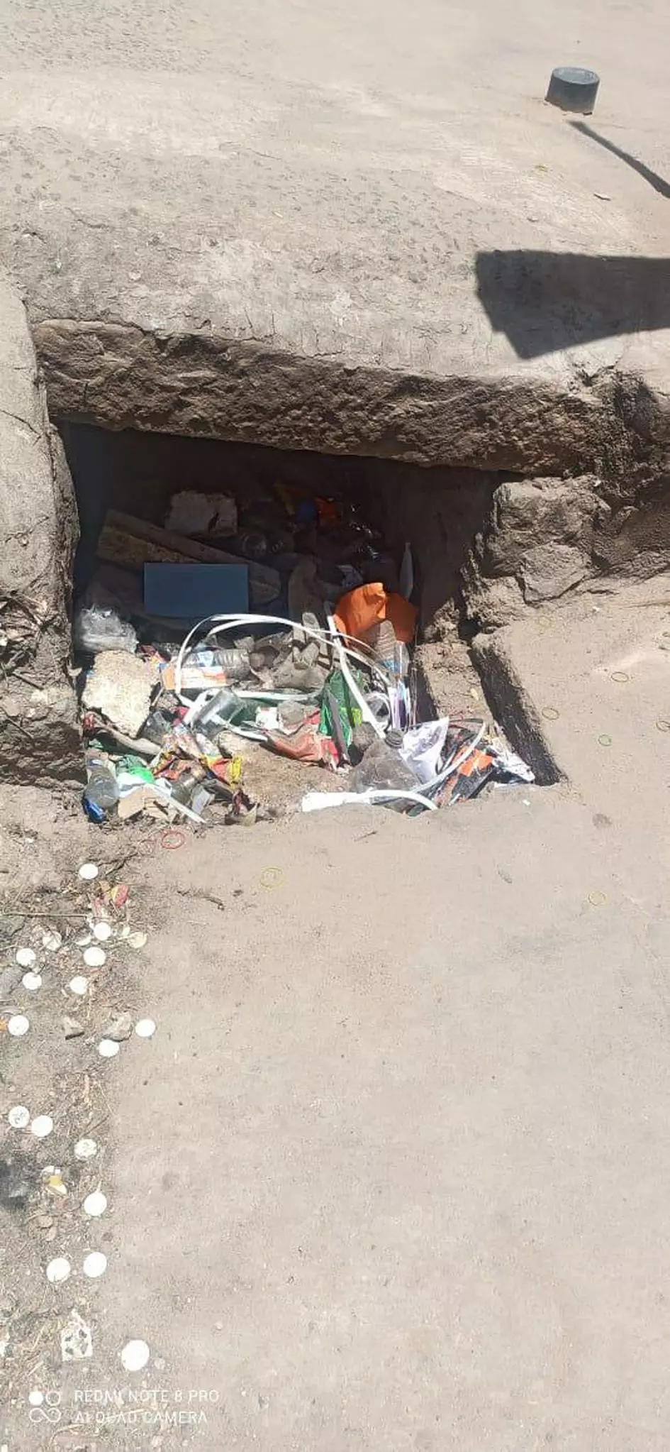 தூர்வாரப்படாத சாக்கடை கால்வாய்