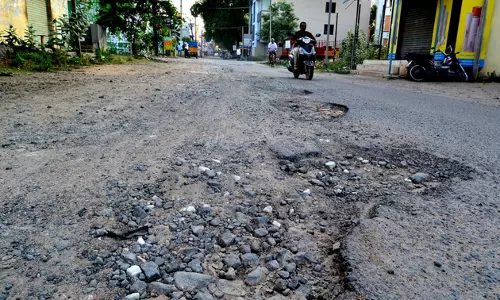 சாலை சீரமைக்கப்படுமா?