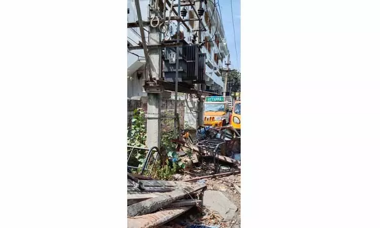 மின் விபத்து ஏற்படும் அபாயம் மின் விபத்து ஏற்படும் அபாயம்