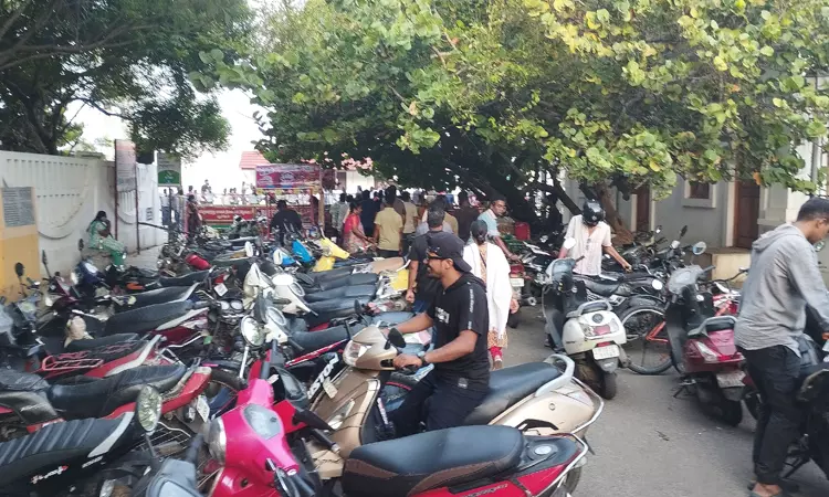 போக்குவரத்துக்கு இடையூறு