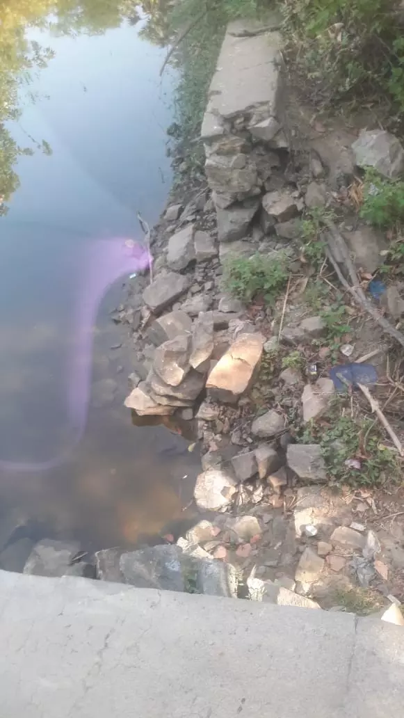 கால்வாய் தடுப்புச்சுவர் சேதம் கால்வாய் தடுப்புச்சுவர் சேதம்