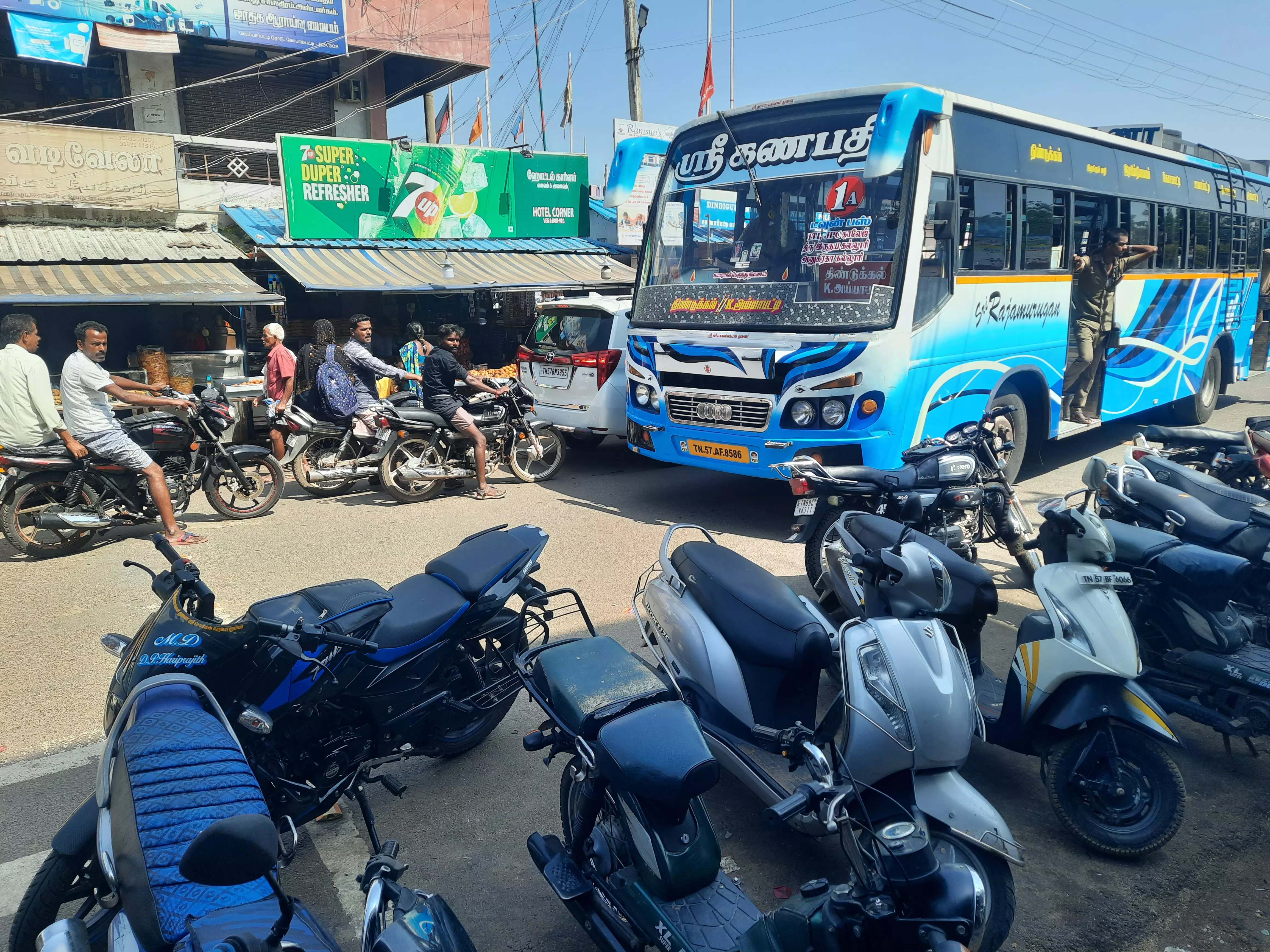 போக்குவரத்து நெரிசலால் அவதி