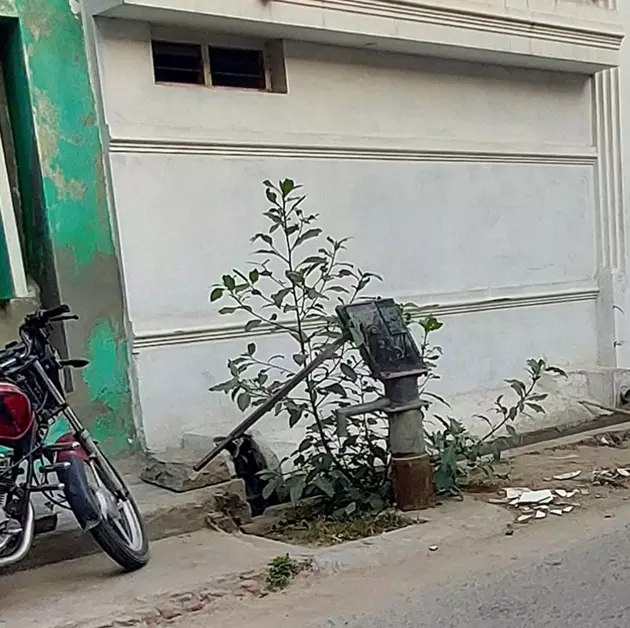 செயல்படாத அடிபம்பு செயல்படாத அடிபம்பு