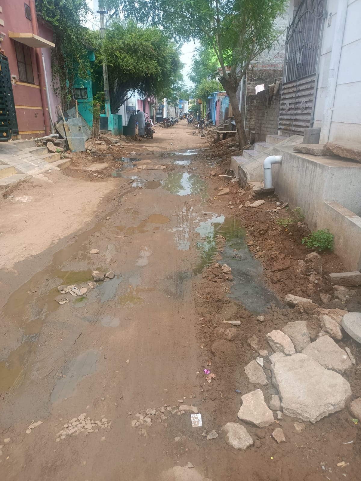 கழிவுநீர் கால்வாய் கட்டித்தரப்படுமா?