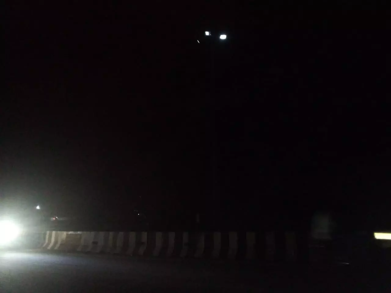 எரியாத மின்விளக்குகள்