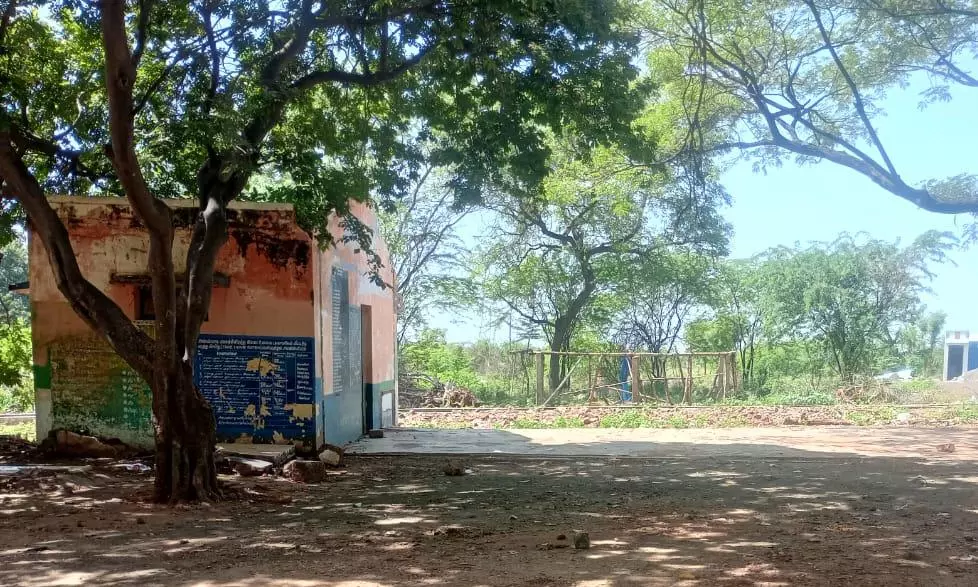 சேதமடைந்த அங்கன்வாடி மையம் சேதமடைந்த அங்கன்வாடி மையம்