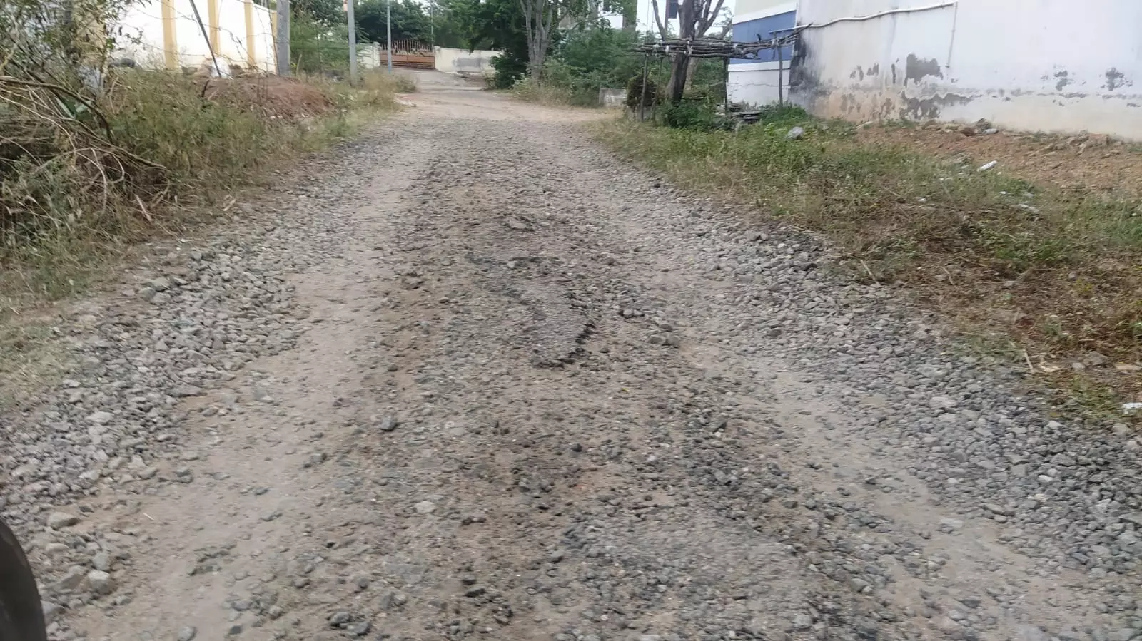 சாலை சேதம் சாலை சேதம்