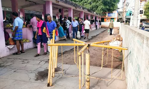 தடுப்பு கம்பி அகற்ற வேண்டும் தடுப்பு கம்பி அகற்ற வேண்டும்