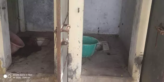 கழிவறைகளை சுத்தம் செய்வார்களா? கழிவறைகளை சுத்தம் செய்வார்களா?