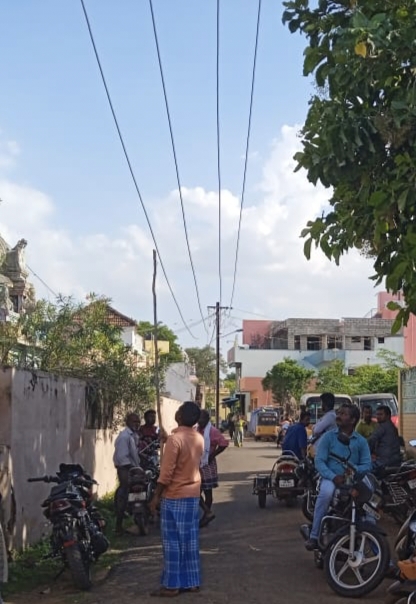 தாழ்வாக செல்லும் மின்கம்பிகள்