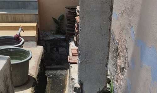 ஆபத்தான மின்கம்பம்