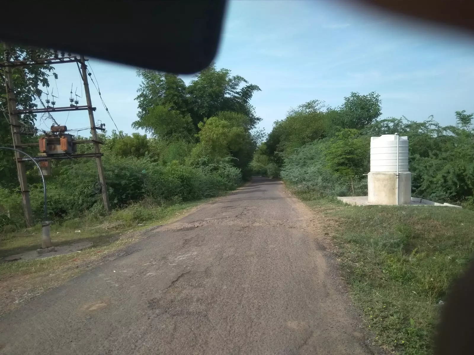 காட்சிப்பொருளான குடிநீர் தொட்டி காட்சிப்பொருளான குடிநீர் தொட்டி