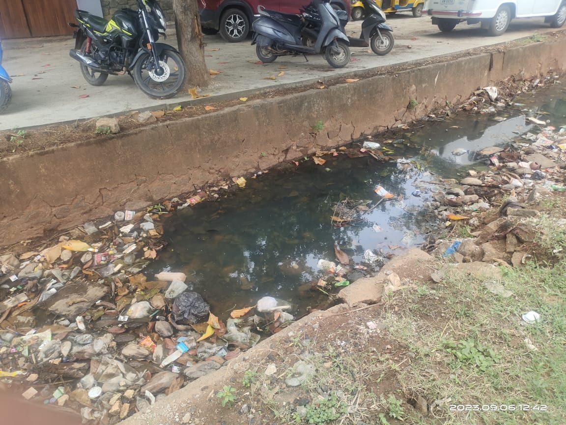 தூா்வார வேண்டும் தூா்வார வேண்டும்