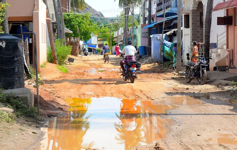 சகதிக்காடான சாலை சகதிக்காடான சாலை