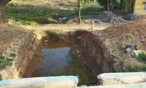 கிடப்பில் போடப்பட்ட பணி