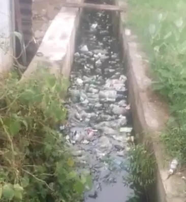 தேங்கி நிற்கும் கழிவுநீர்