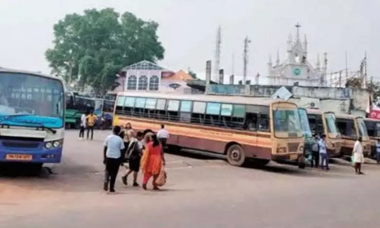 பயணிகள் அவதி பயணிகள் அவதி