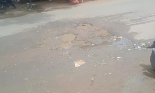 குழாய் உடைப்பால் வீணாகும் குடிநீர்