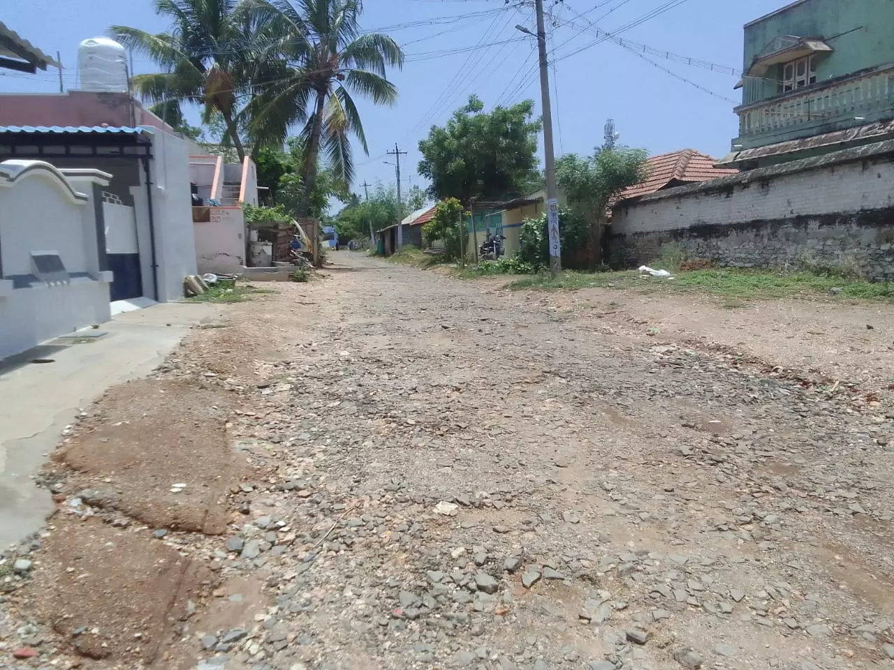 கிடப்பில் போடப்பட்ட பணி கிடப்பில் போடப்பட்ட பணி