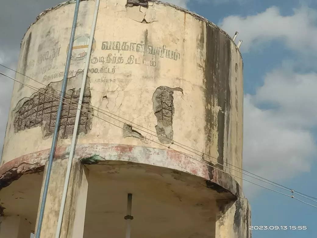 மேல்நிலை நீர்த்தேக்க தொட்டி சேதம் மேல்நிலை நீர்த்தேக்க தொட்டி சேதம்