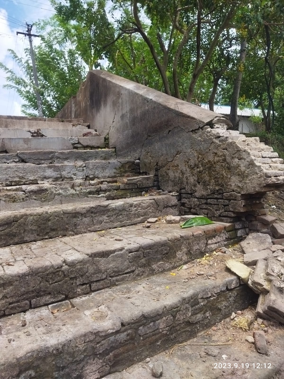 படித்துறை சீரமைக்கப்படுமா?