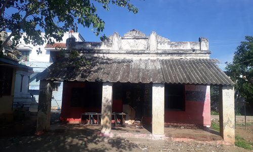 சிதிலமடைந்த ரேஷன் கடை கட்டிடம் சிதிலமடைந்த ரேஷன் கடை கட்டிடம்