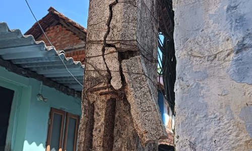 மின்கம்பம் மாற்றப்படுமா?