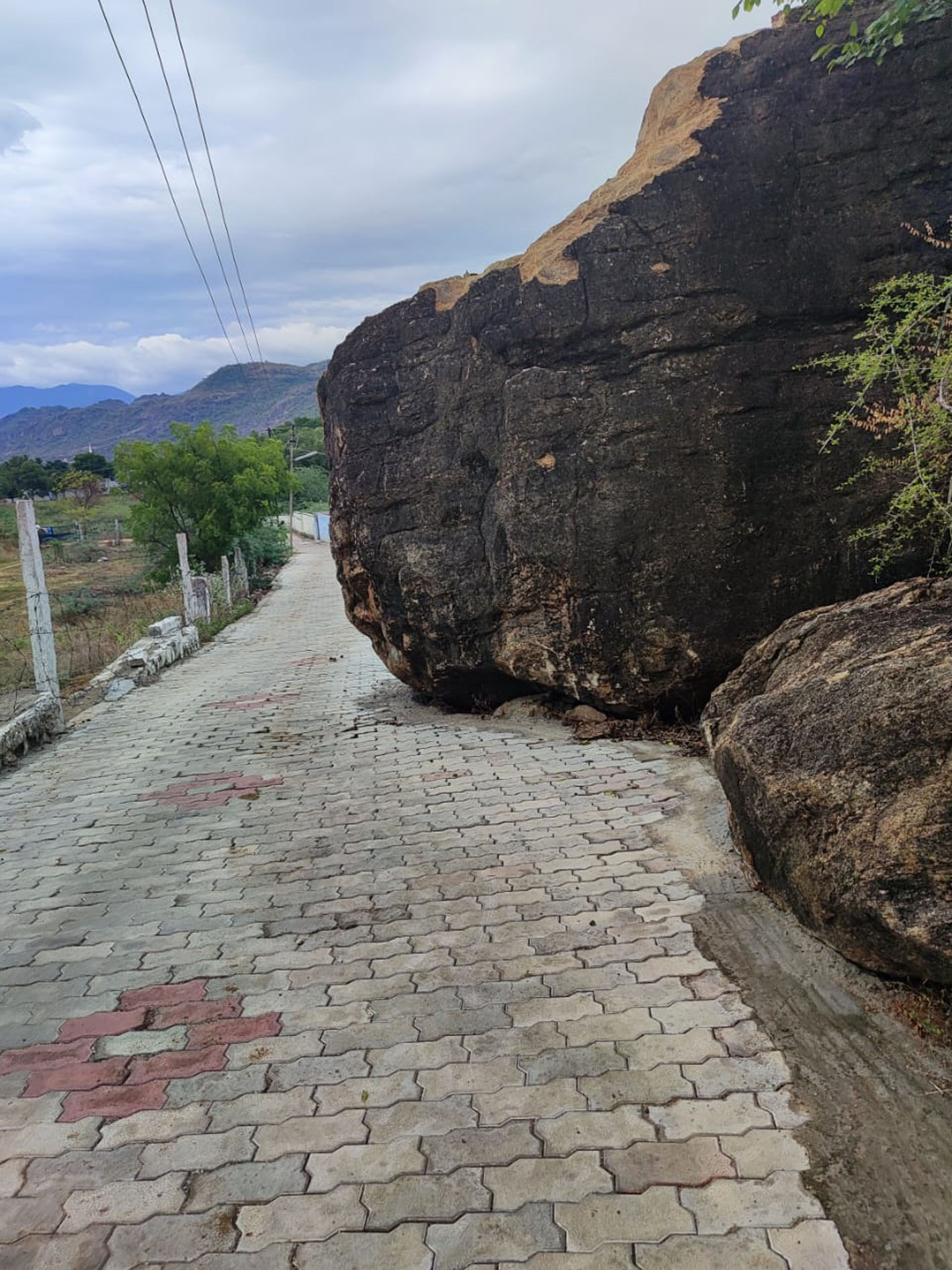 போக்குவரத்துக்கு இடையூறு போக்குவரத்துக்கு இடையூறு