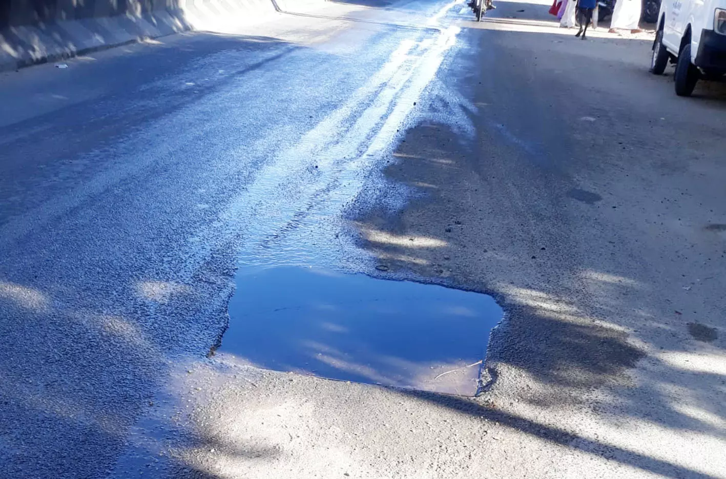 குழாய் உடைப்பால் வீணாகும் குடிநீர்