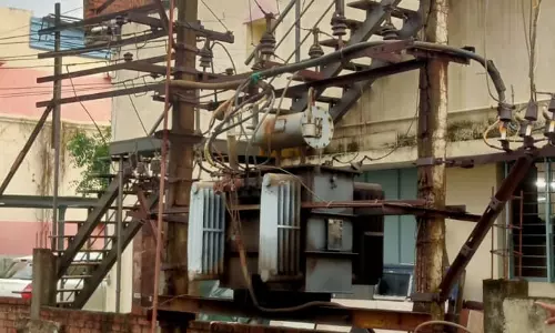 அகற்றப்படாத மின்மாற்றி