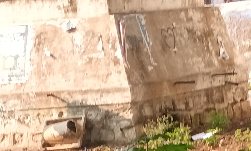 பயனற்ற நிலையில் குடிநீர்தொட்டி