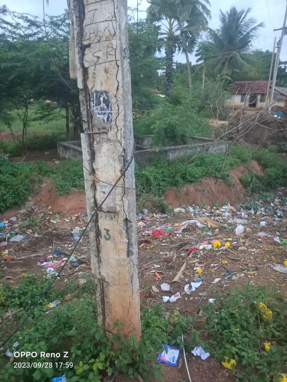 மின்கம்பம் சீரமைக்கப்படுமா?