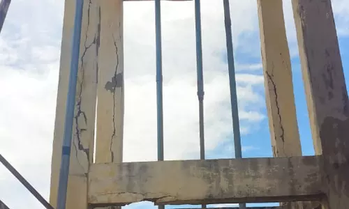 சேதமடைந்த மேல்நிலை நீர்த்தேக்க தொட்டி