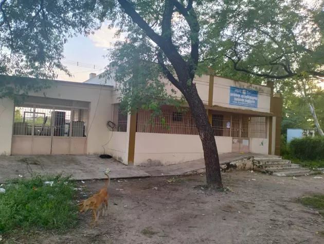 கால்நடை மருந்தகத்தை தரம் உயர்த்த வேண்டும்