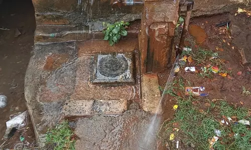 குழாய் உடைப்பால் வீணாகும் குடிநீர்