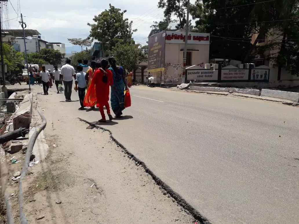 பாலத்துக்கு தடுப்புச்சுவர் அவசியம் பாலத்துக்கு தடுப்புச்சுவர் அவசியம்