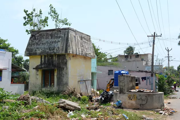 பழுதான குடிநீர் தொட்டி பழுதான குடிநீர் தொட்டி