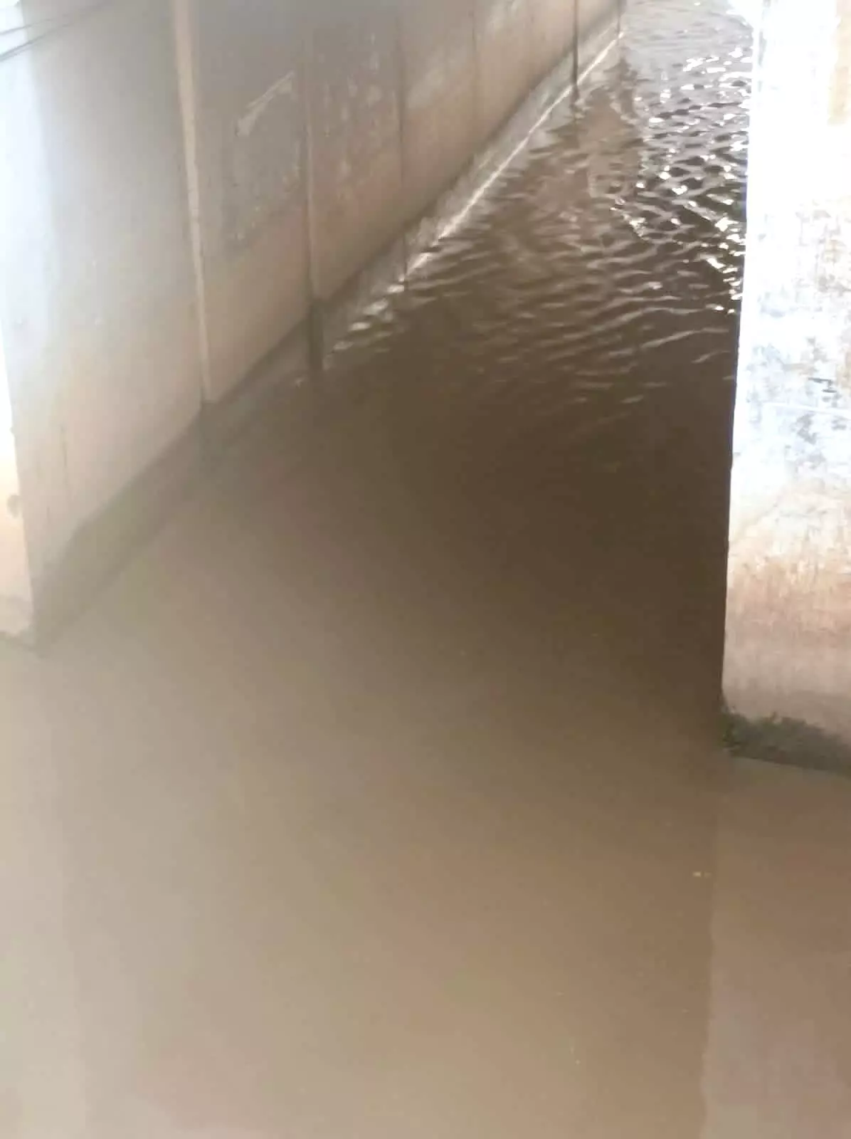 சுரங்கப்பாதையில் தேங்கும் மழைநீர்