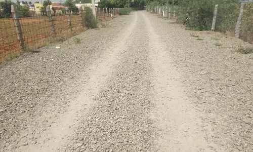 கிடப்பில் போடப்பட்ட சாலை பணி