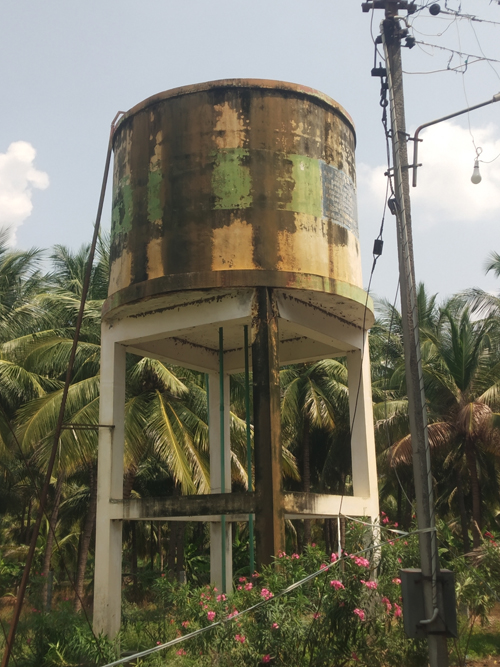 ஆபத்தான நீர்த்தேக்க தொட்டி ஆபத்தான நீர்த்தேக்க தொட்டி