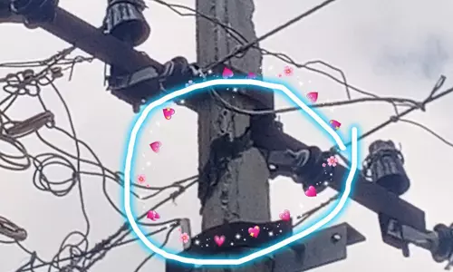 மின்கம்பம் சேதம் மின்கம்பம் சேதம்